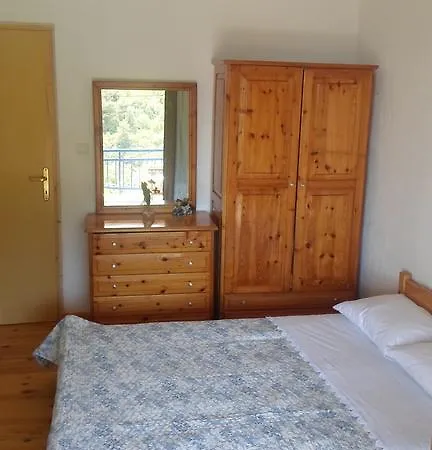 Guest house To Valsamo